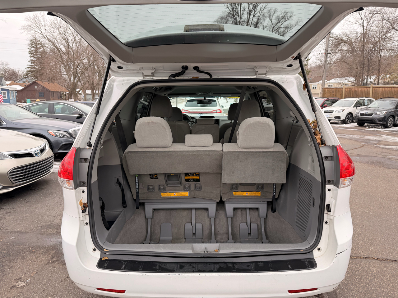 Toyota Sienna  2012