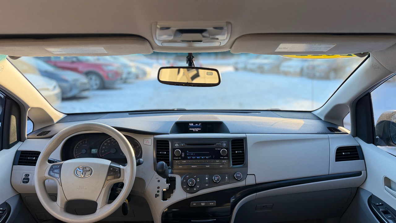 Toyota Sienna LE 2012