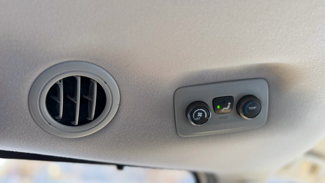 Toyota Sienna LE 2012