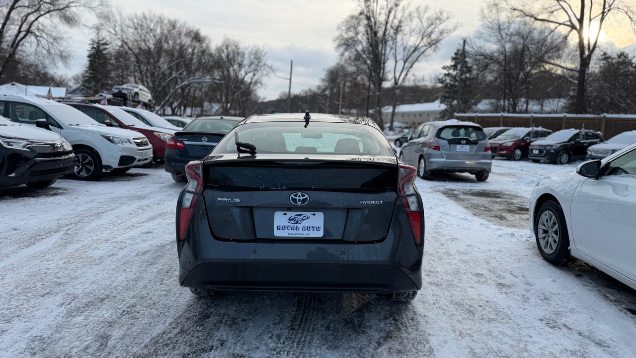 Toyota Prius Four 2017