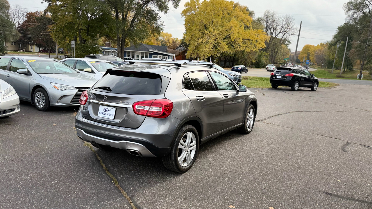 Mercedes-Benz GLA-Class  2018 Mercedes-Benz GLA-Class  2018