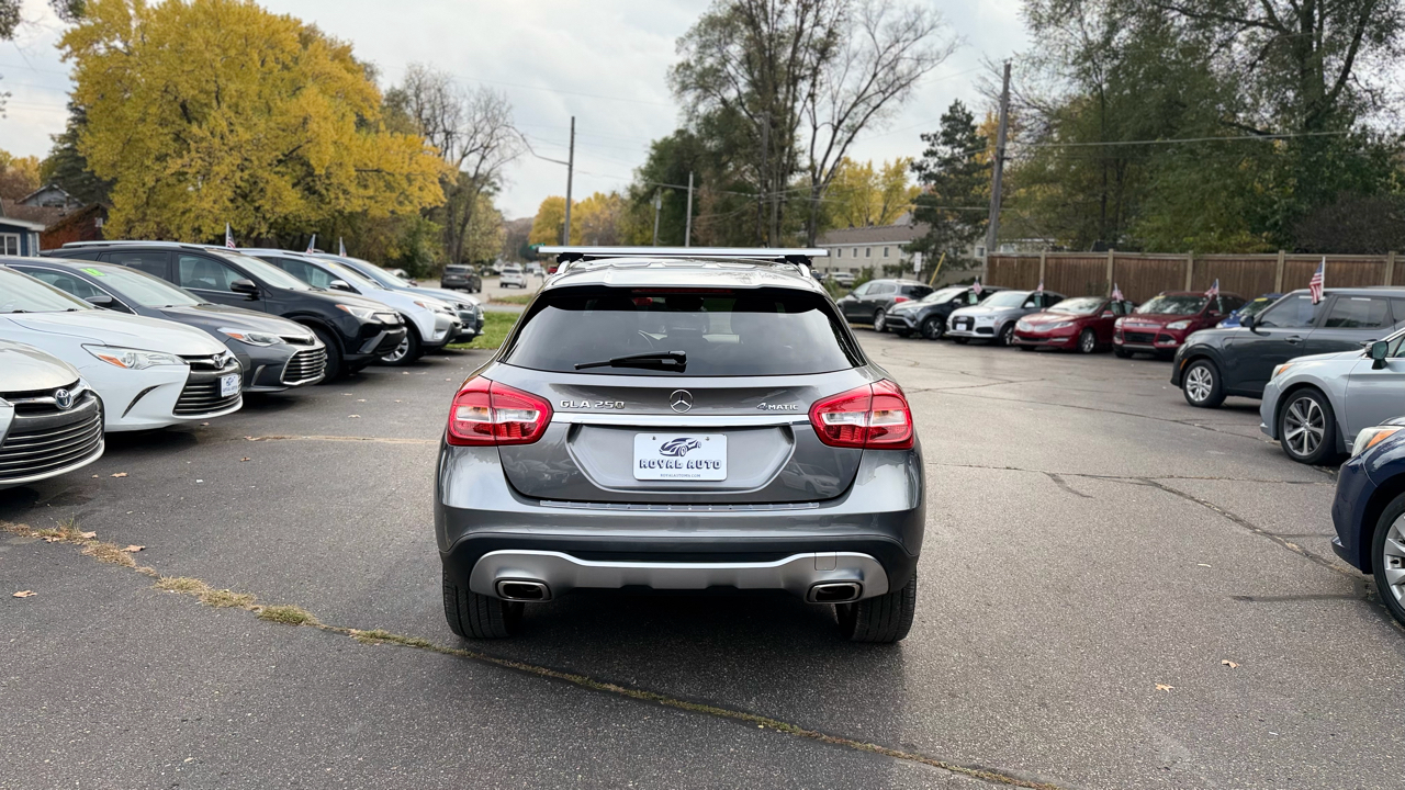 Mercedes-Benz GLA-Class  2018 Mercedes-Benz GLA-Class  2018