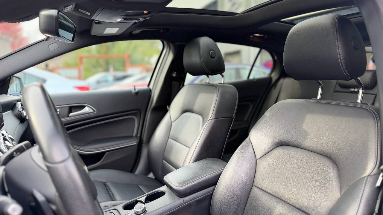 Mercedes-Benz GLA-Class  2018 Mercedes-Benz GLA-Class  2018