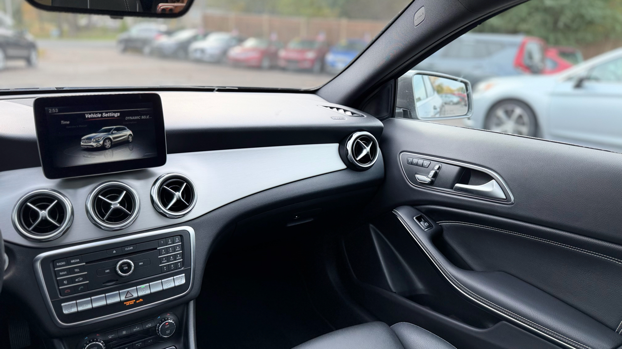 Mercedes-Benz GLA-Class  2018 Mercedes-Benz GLA-Class  2018