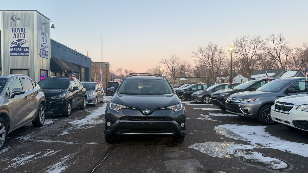 Toyota RAV4 Hybrid XLE 2017