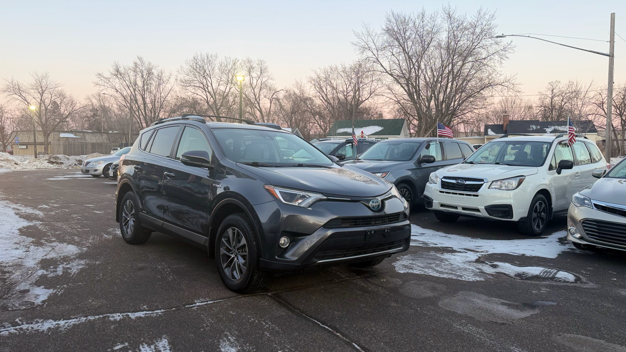Toyota RAV4 Hybrid XLE 2017