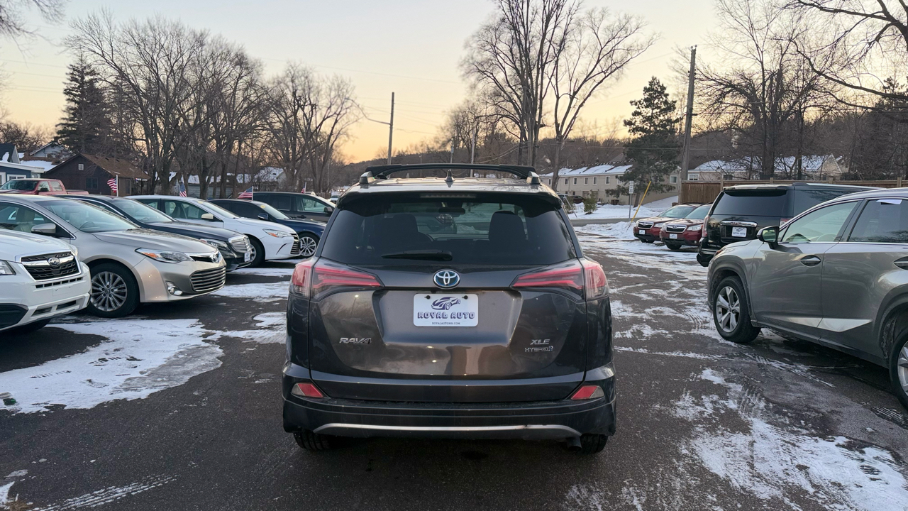 Toyota RAV4 Hybrid XLE 2017