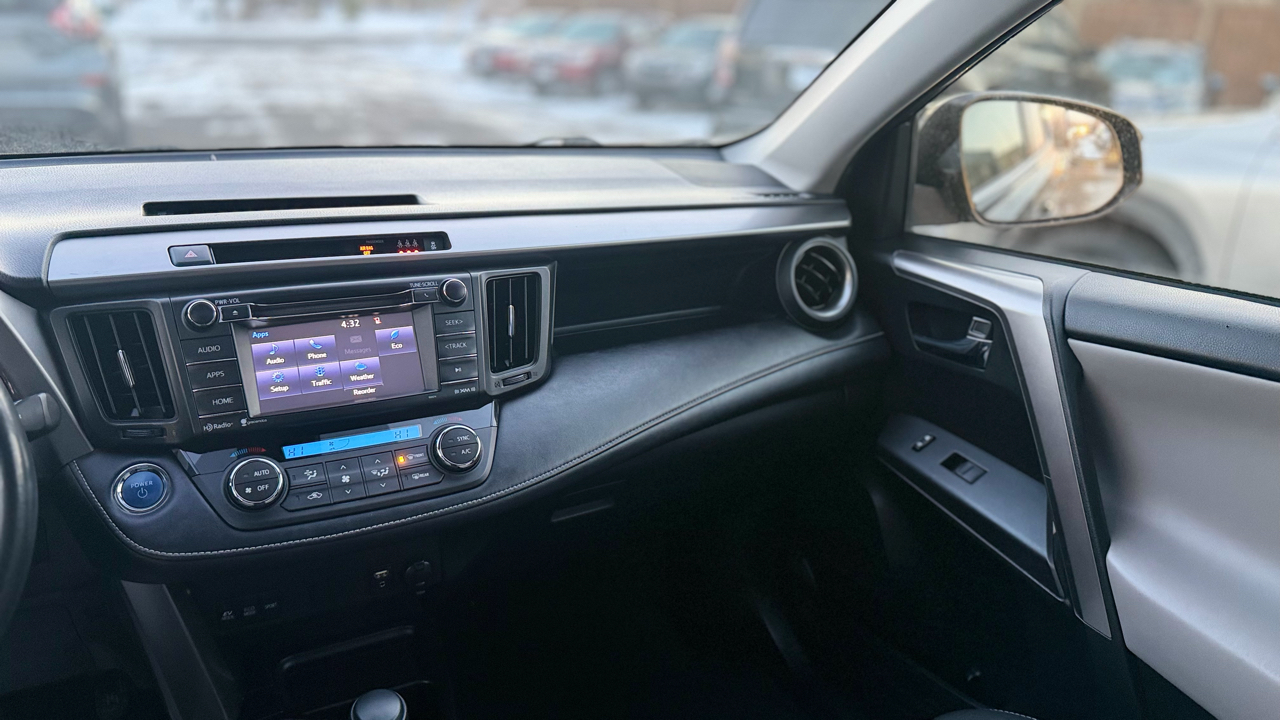 Toyota RAV4 Hybrid XLE 2017