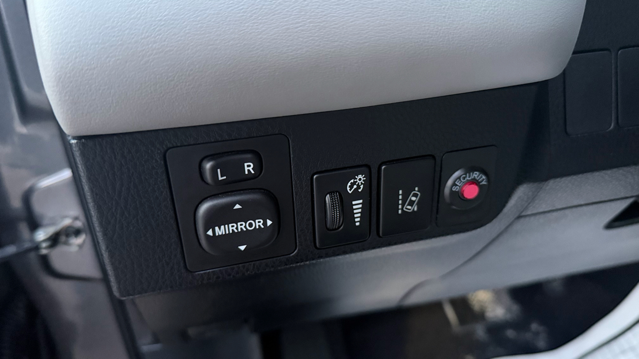 Toyota RAV4 Hybrid XLE 2017