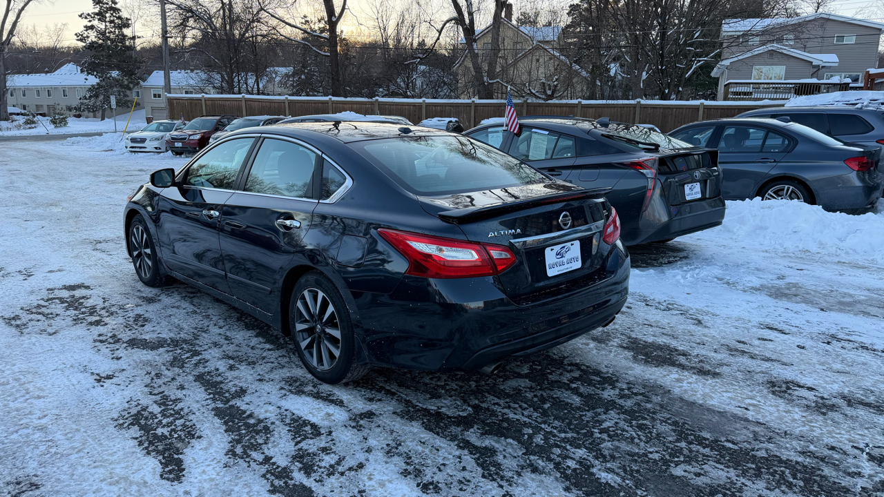 Nissan Altima  2016
