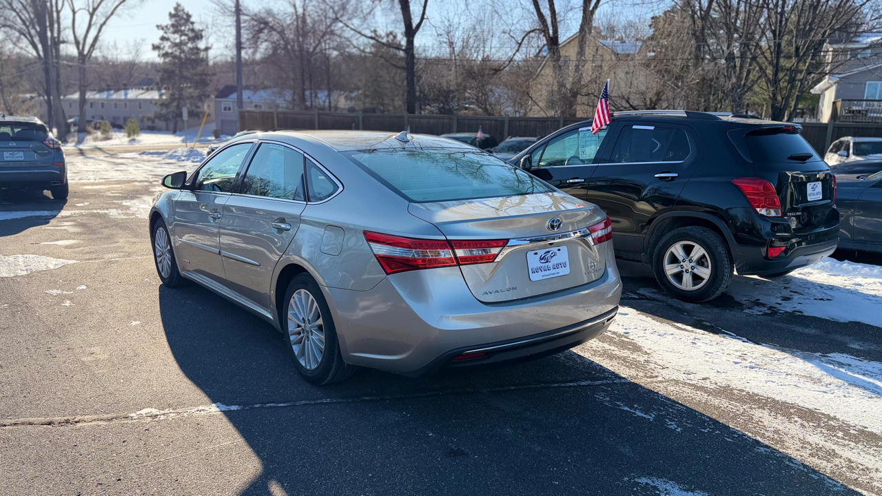 Toyota Avalon Hybrid  2015