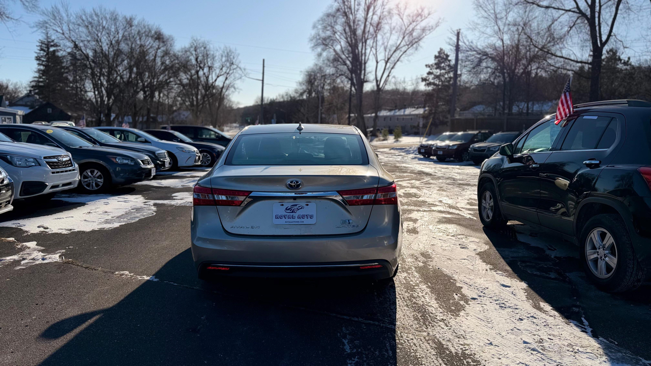 Toyota Avalon Hybrid  2015