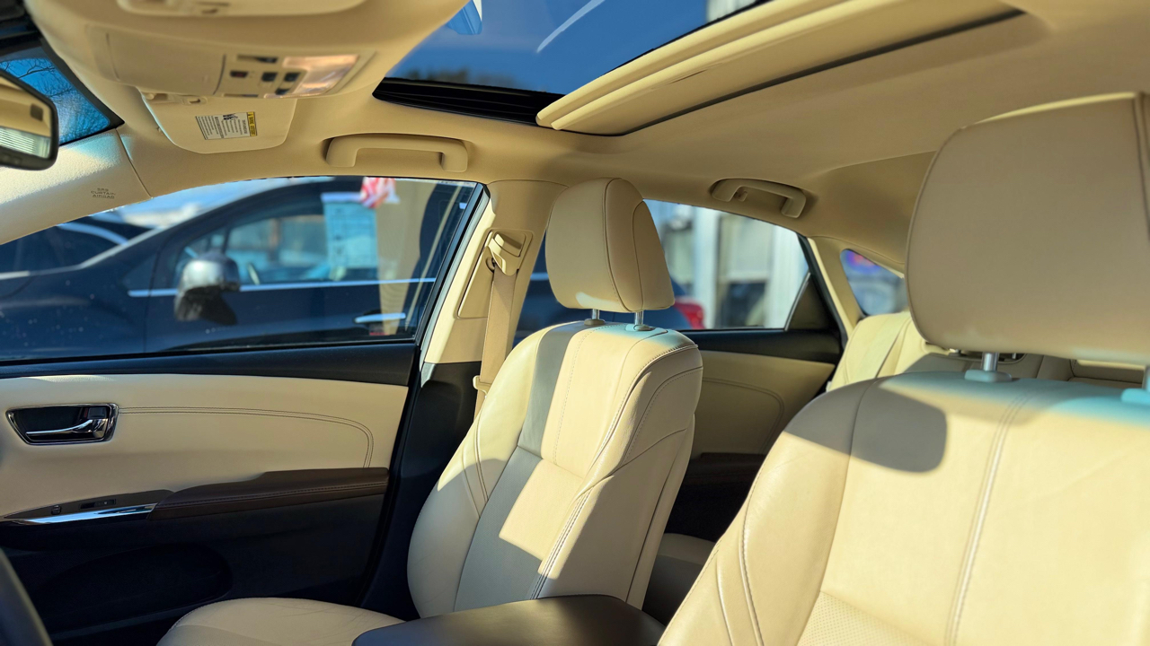 Toyota Avalon Hybrid  2015