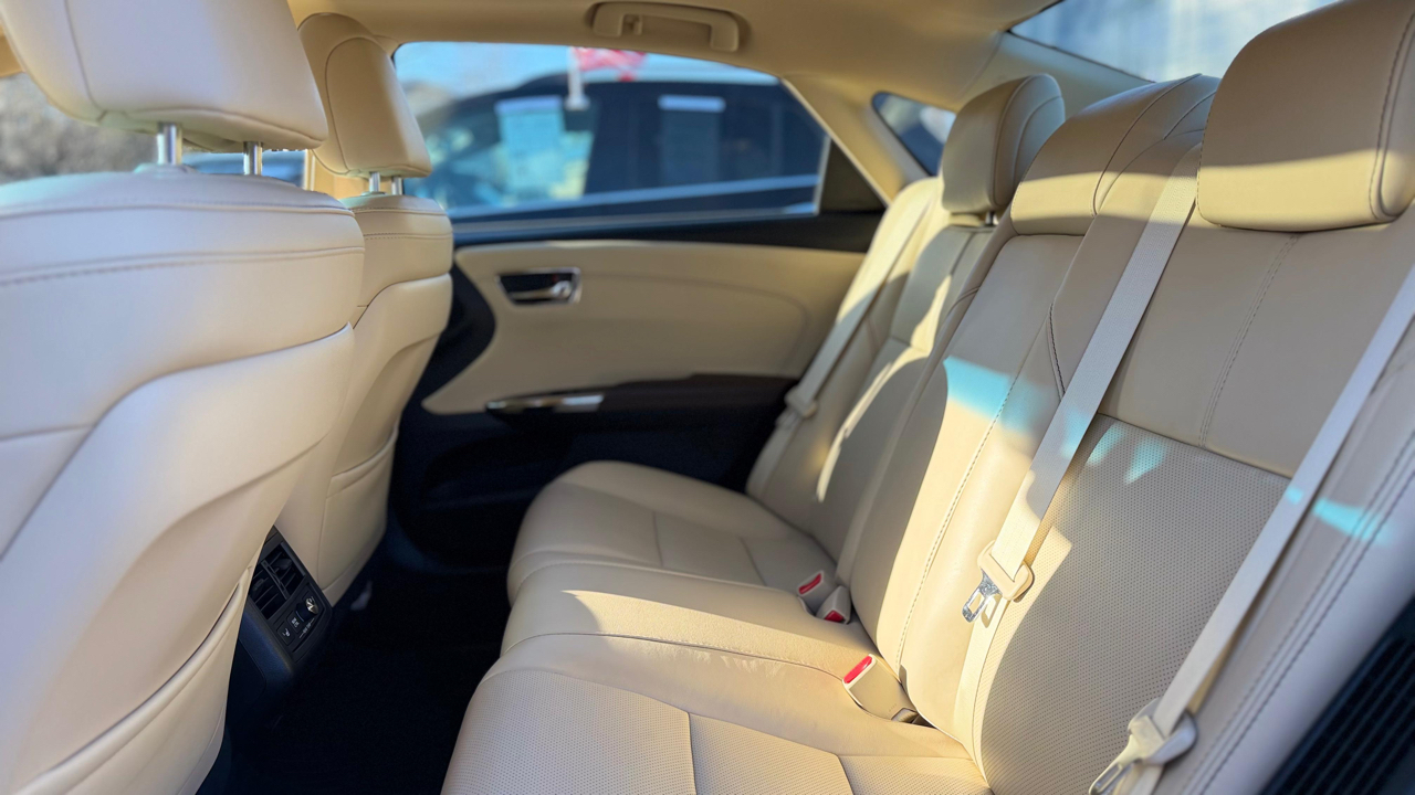 Toyota Avalon Hybrid  2015