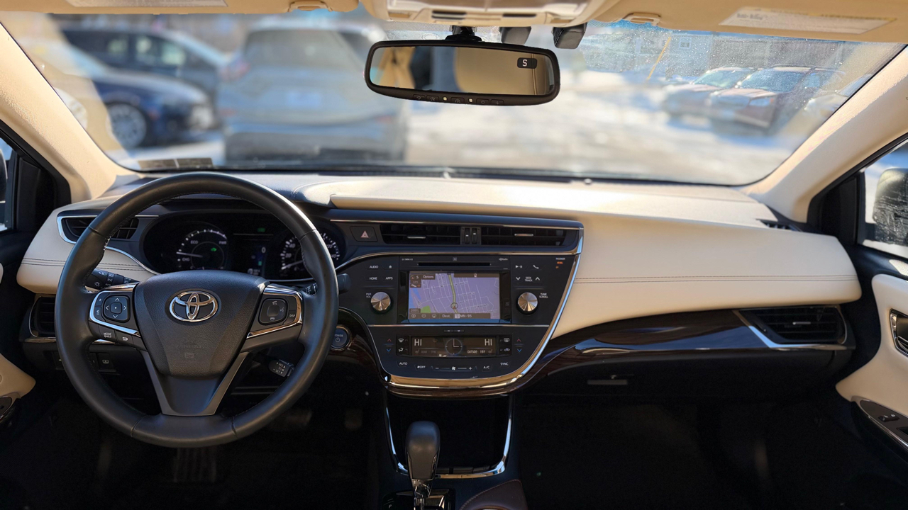 Toyota Avalon Hybrid  2015