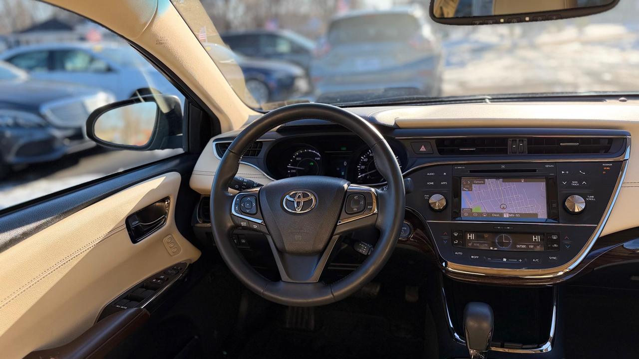 Toyota Avalon Hybrid  2015