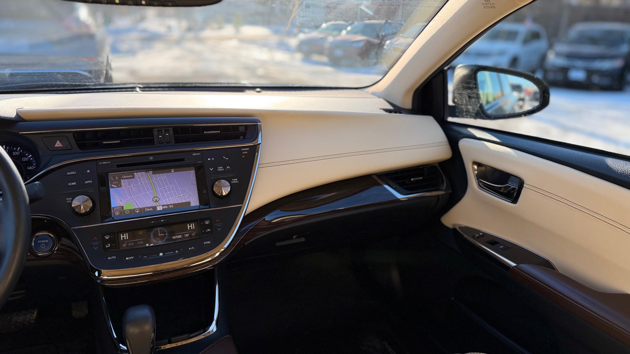 Toyota Avalon Hybrid  2015