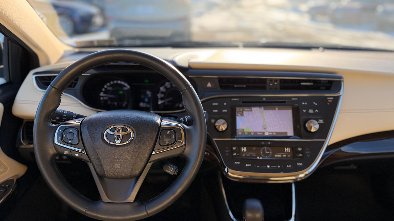 Toyota Avalon Hybrid  2015