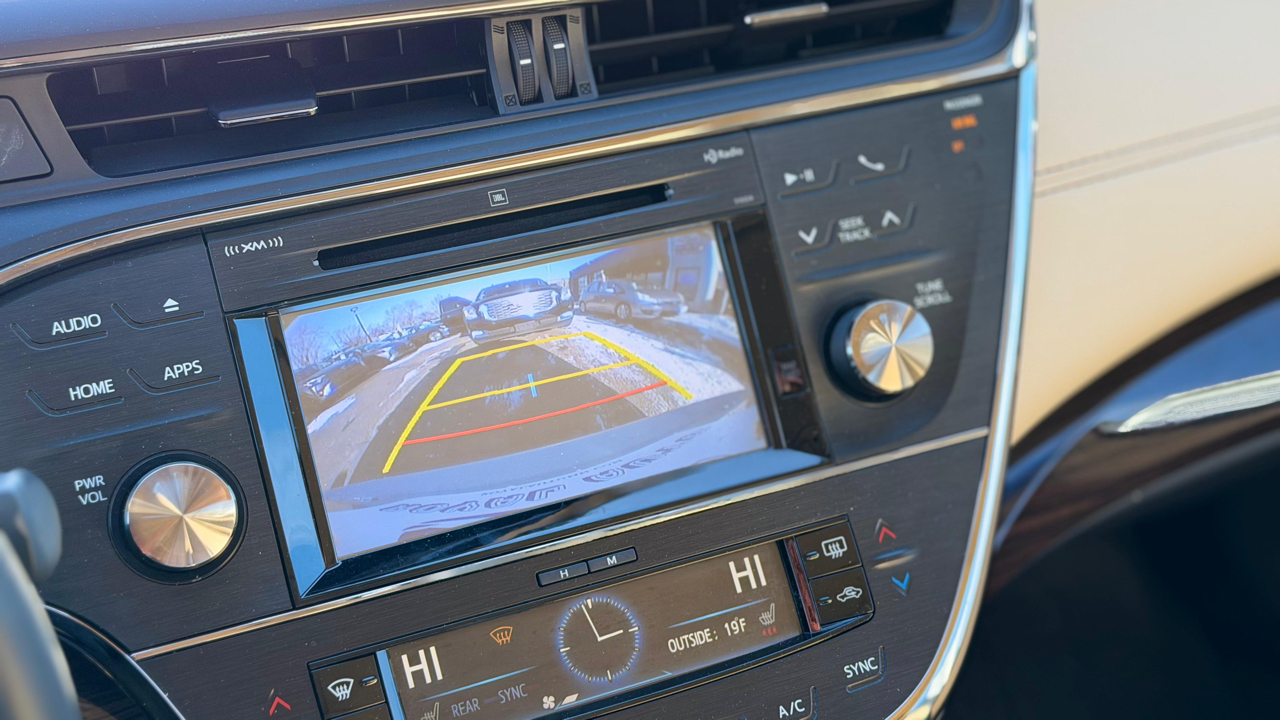 Toyota Avalon Hybrid  2015