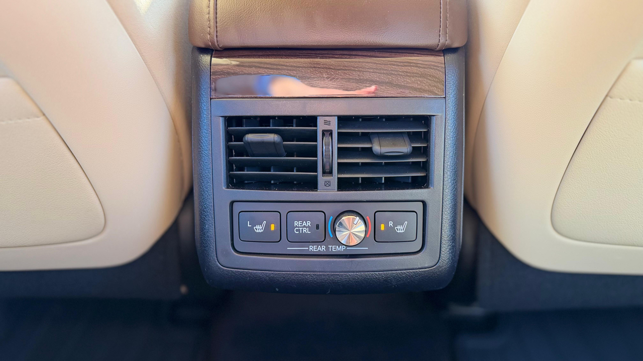 Toyota Avalon Hybrid  2015