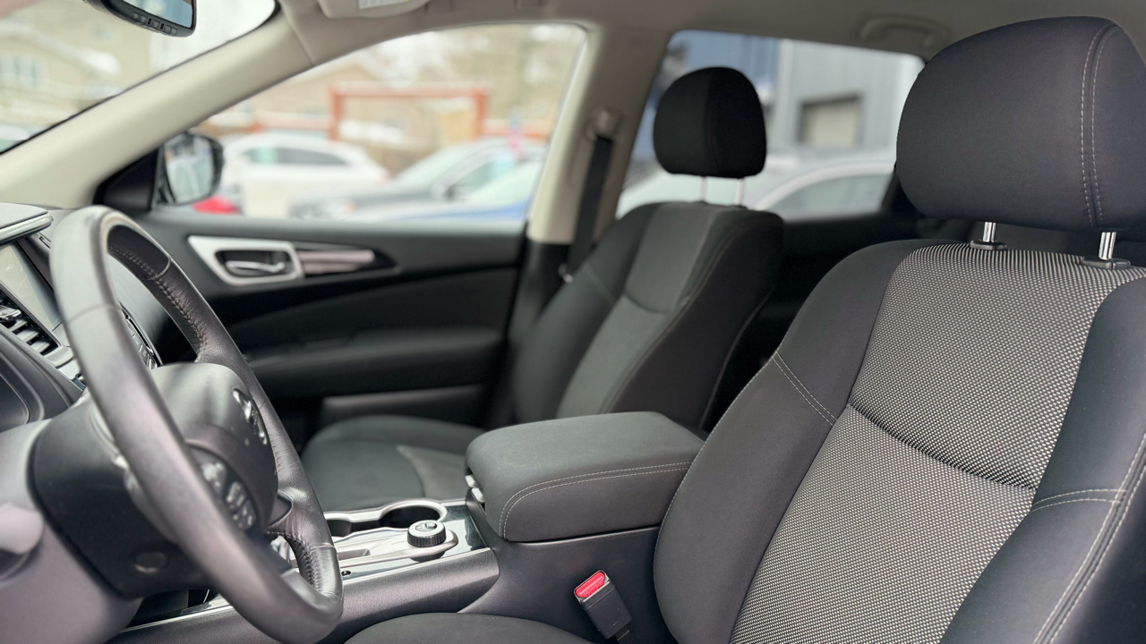 Nissan Pathfinder SV 2017