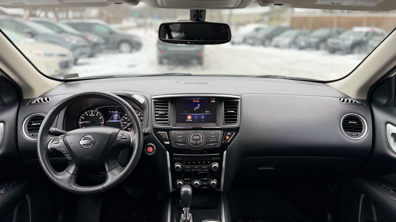 Nissan Pathfinder SV 2017