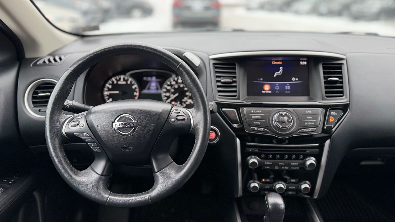 Nissan Pathfinder SV 2017