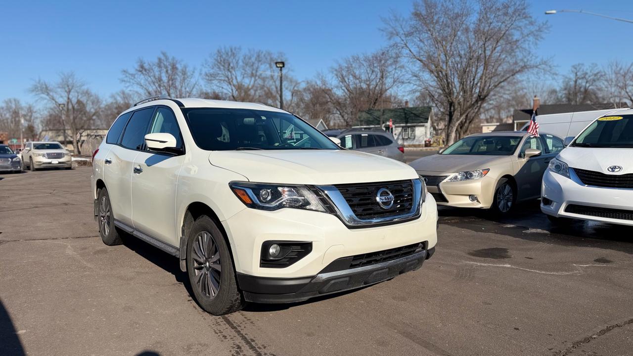 Nissan Pathfinder SV 2017