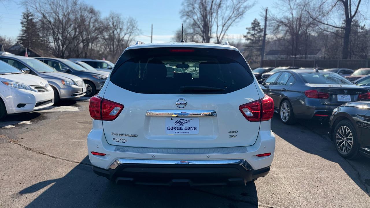 Nissan Pathfinder SV 2017