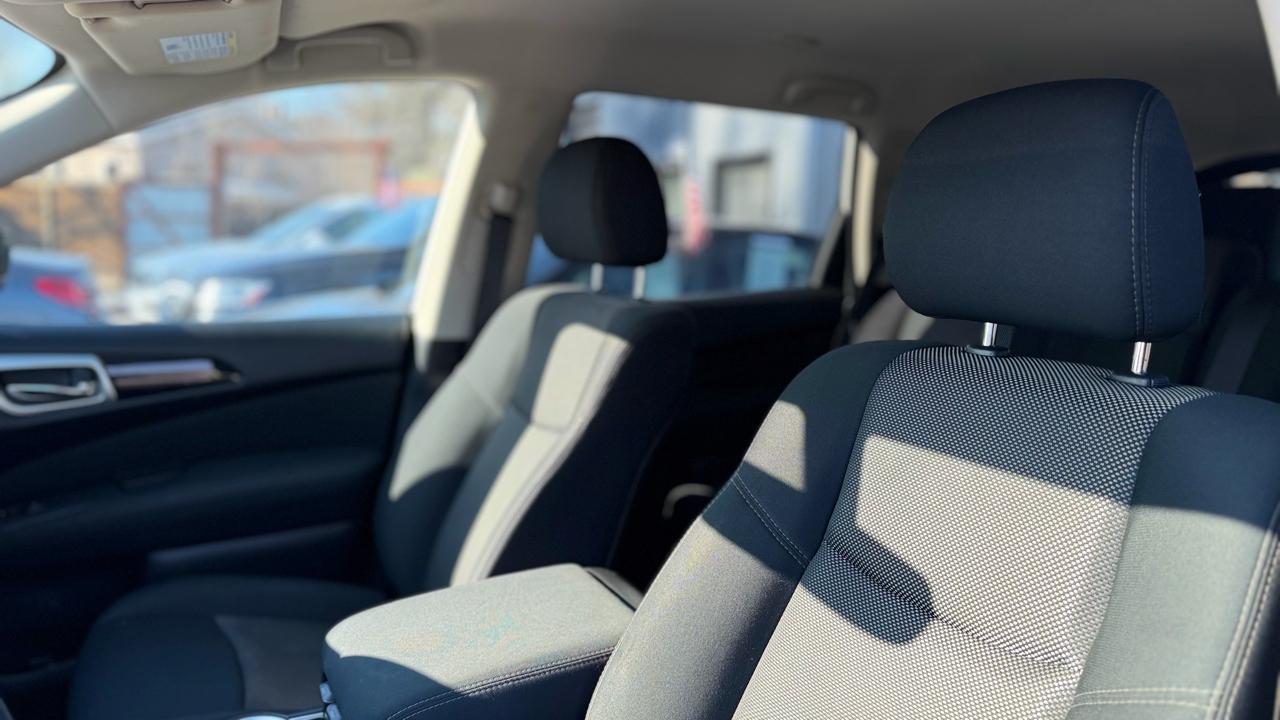 Nissan Pathfinder SV 2017