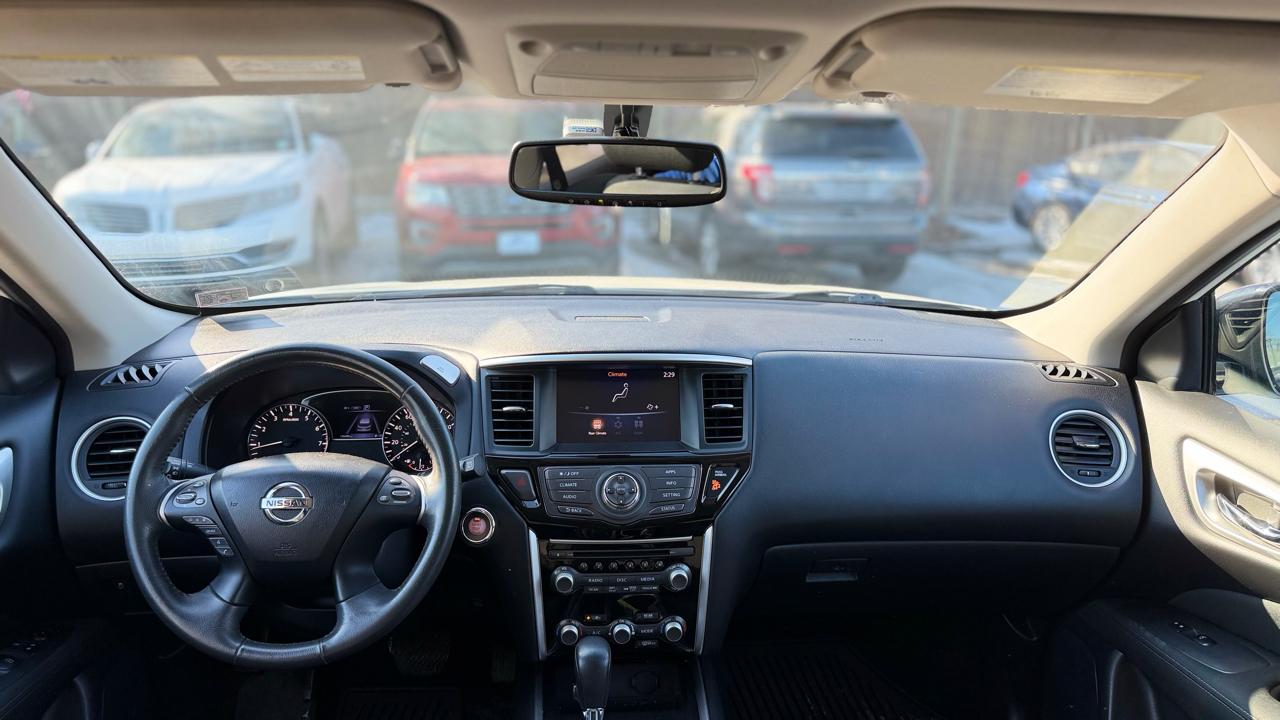 Nissan Pathfinder SV 2017