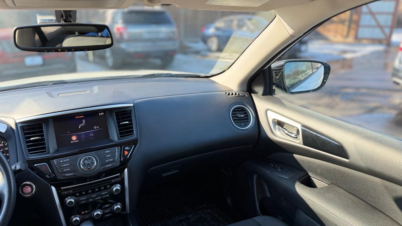 Nissan Pathfinder SV 2017