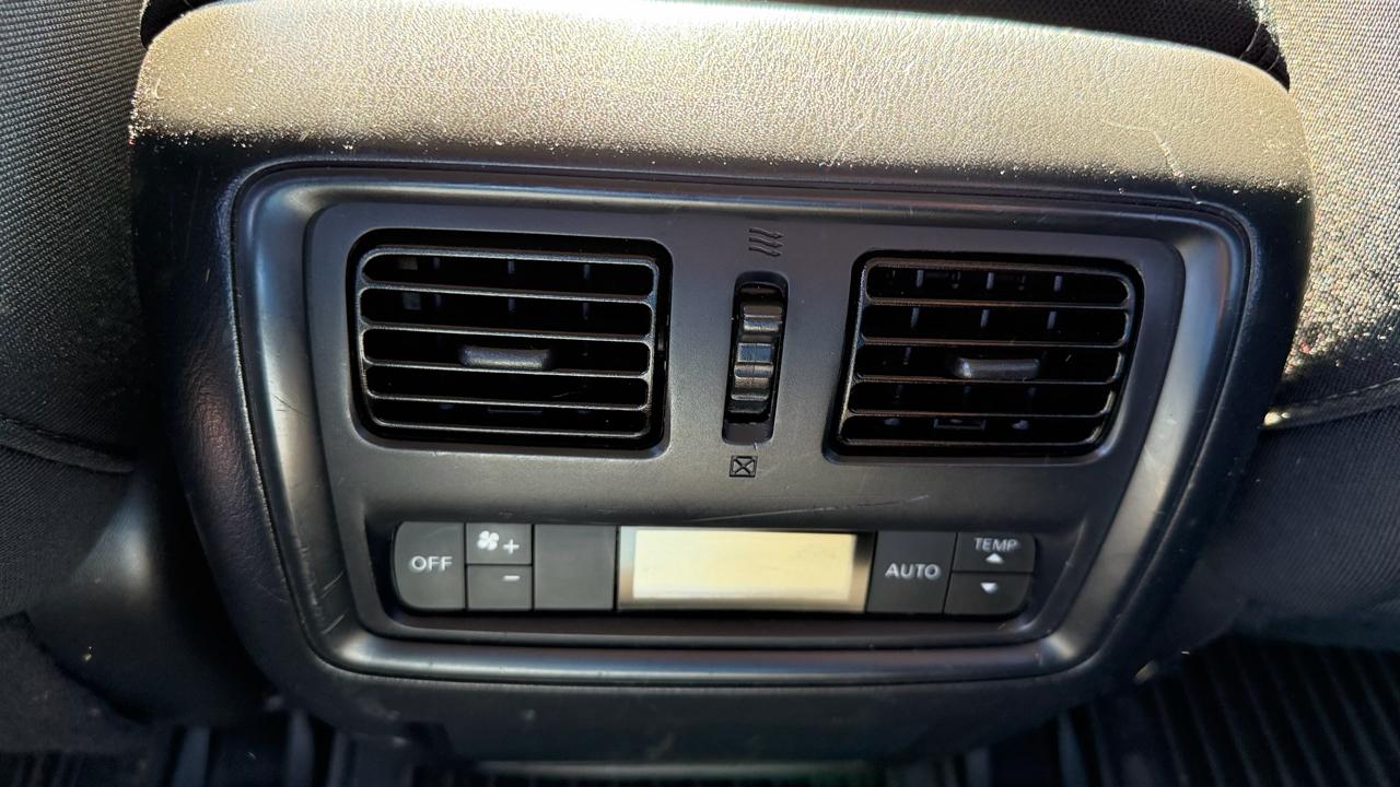 Nissan Pathfinder SV 2017