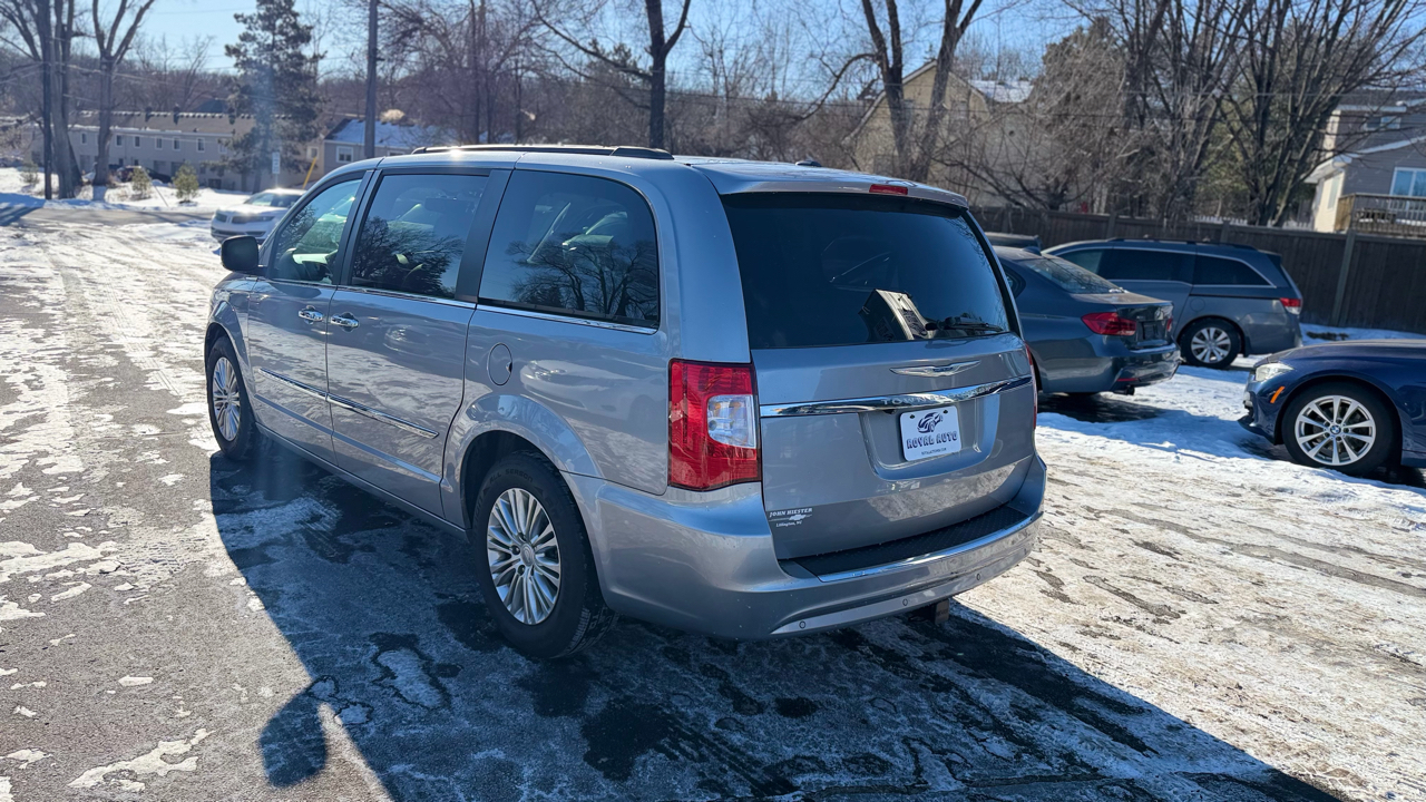 Chrysler Town & Country Touring L 2015