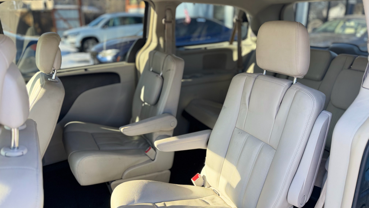 Chrysler Town & Country Touring L 2015