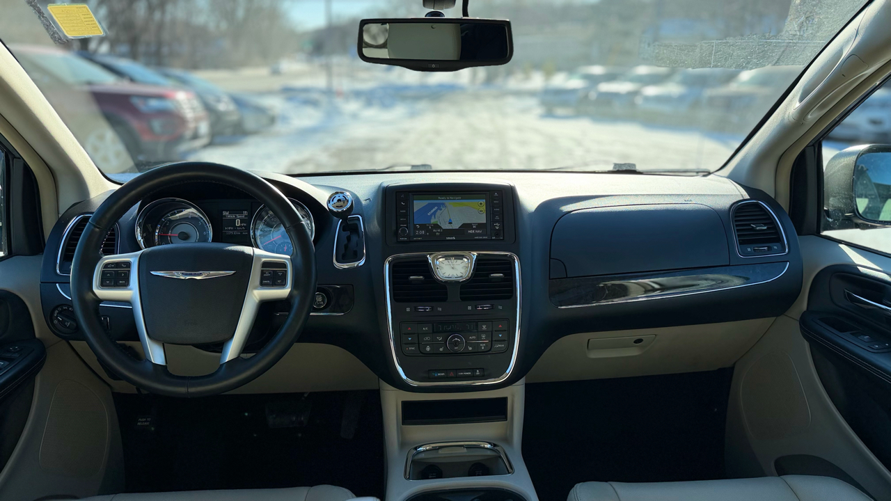 Chrysler Town & Country Touring L 2015