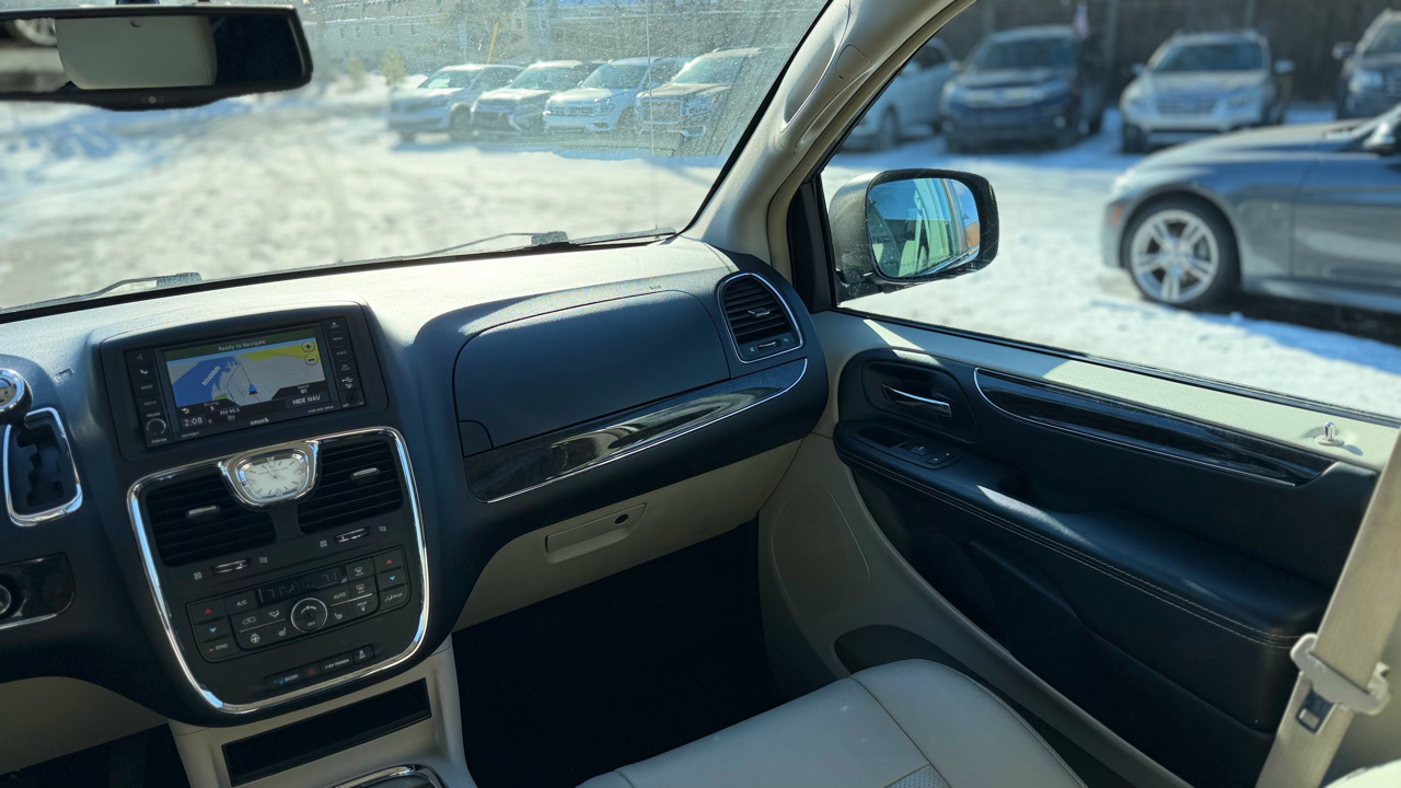 Chrysler Town & Country Touring L 2015