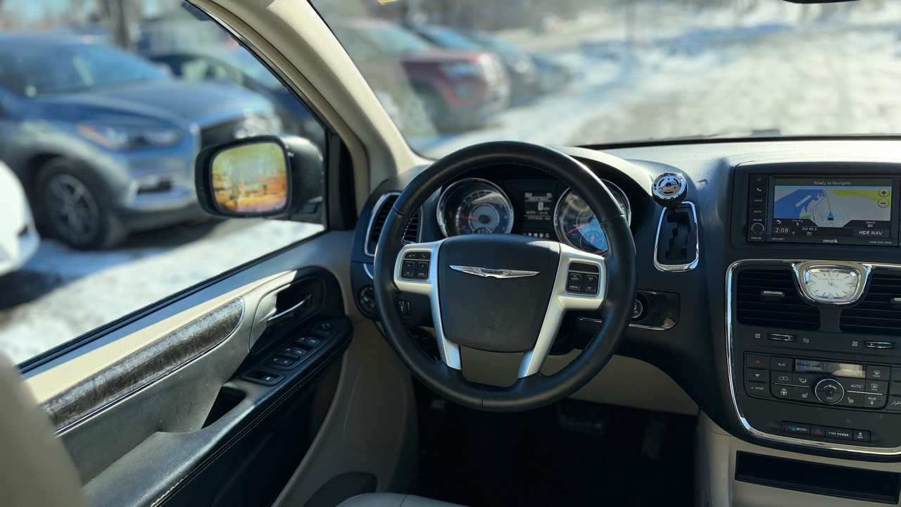 Chrysler Town & Country Touring L 2015