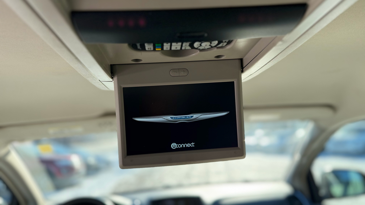 Chrysler Town & Country Touring L 2015