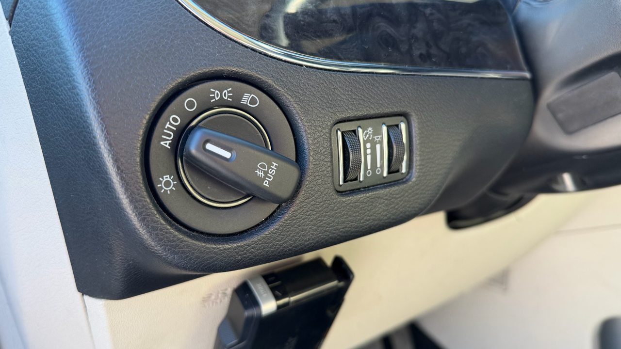 Chrysler Town & Country Touring L 2015