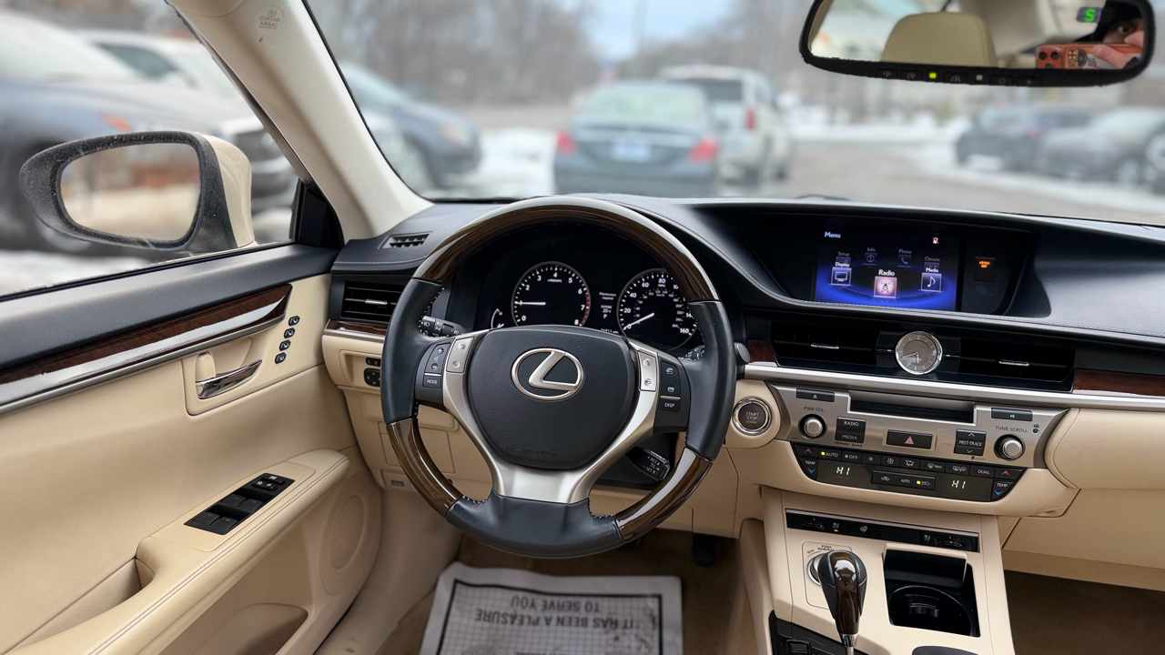 Lexus ES 350  2015