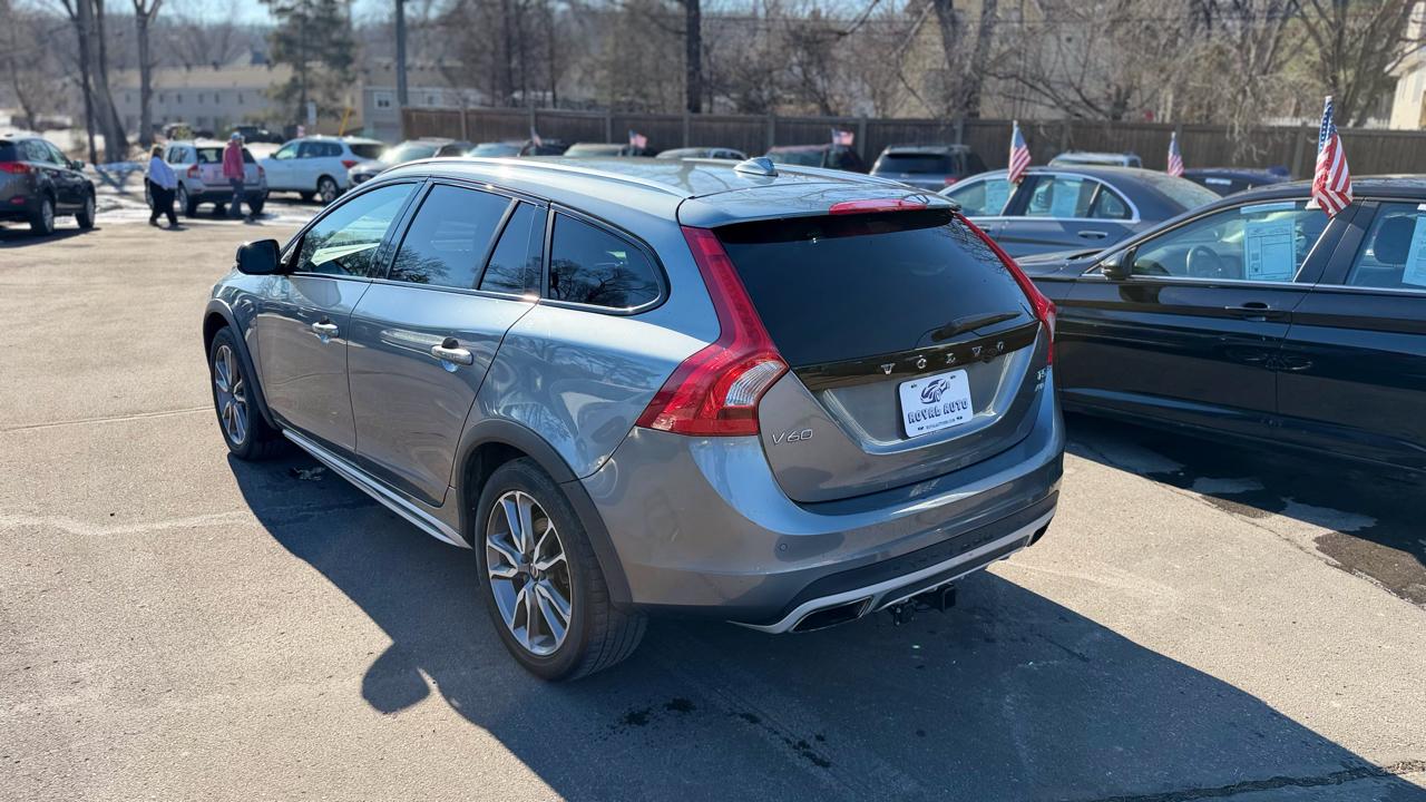 Volvo V60 Cross Country  2018