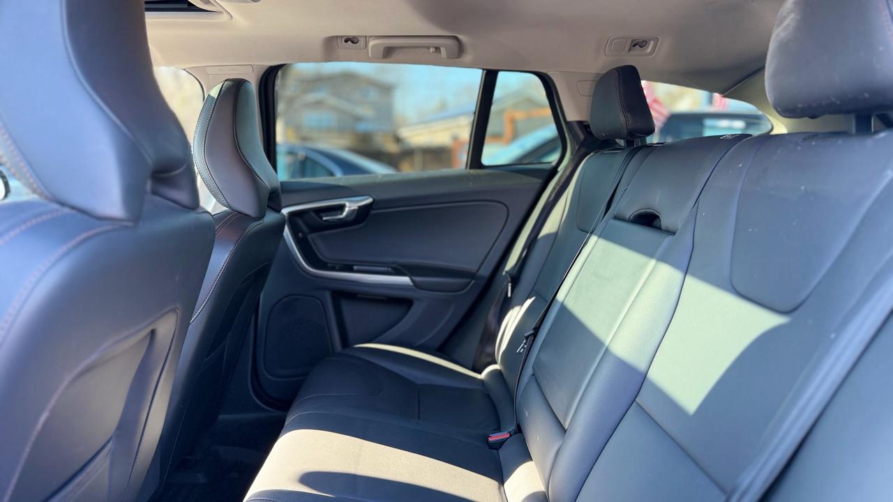 Volvo V60 Cross Country  2018