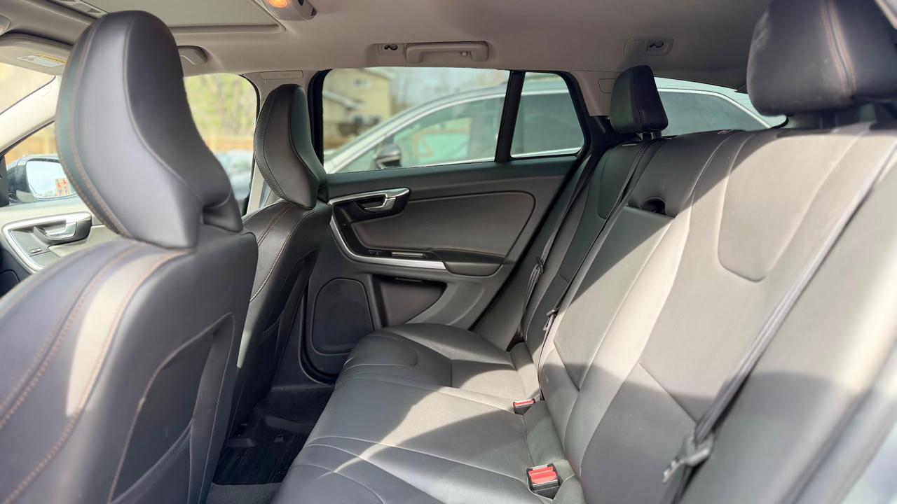 Volvo V60 Cross Country  2018