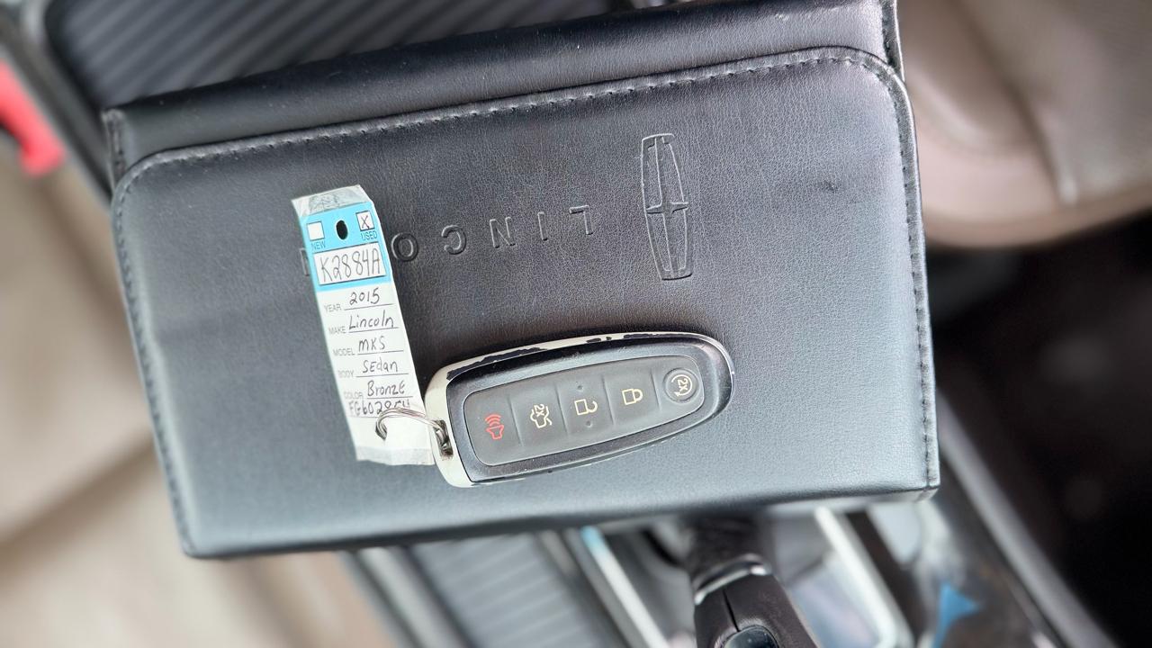 Lincoln MKS 3.7L AWD 2015