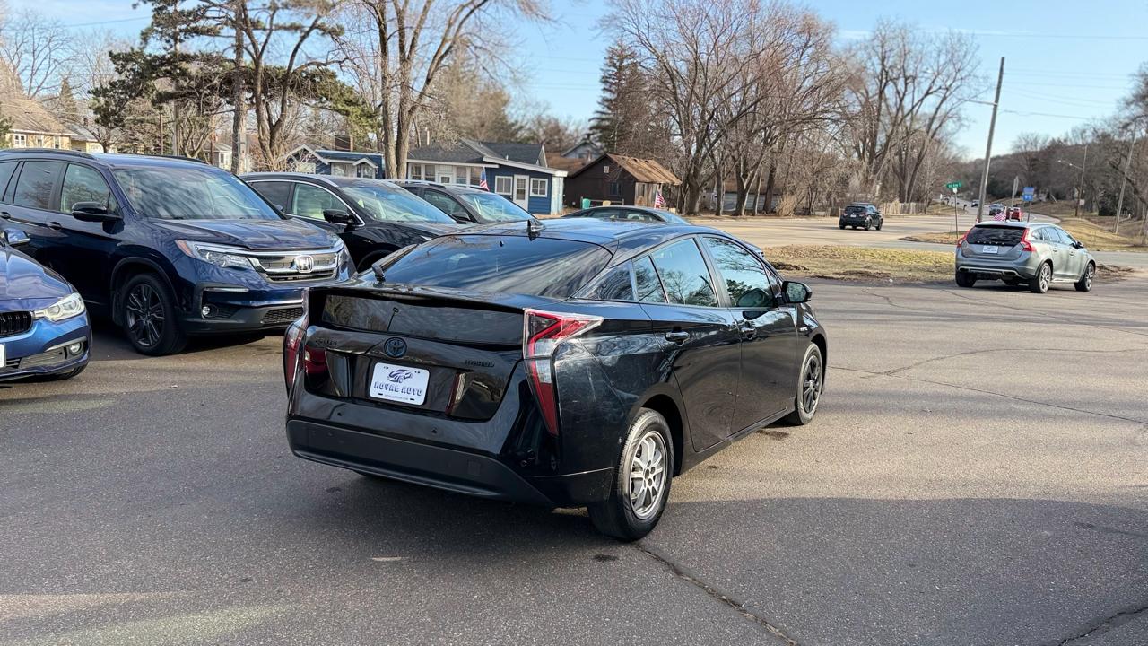 Toyota Prius Two 2018