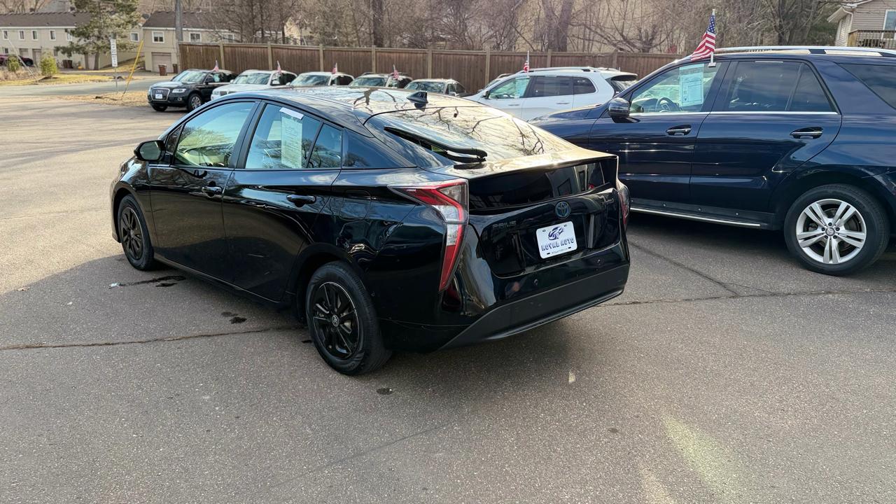 Toyota Prius Two 2018
