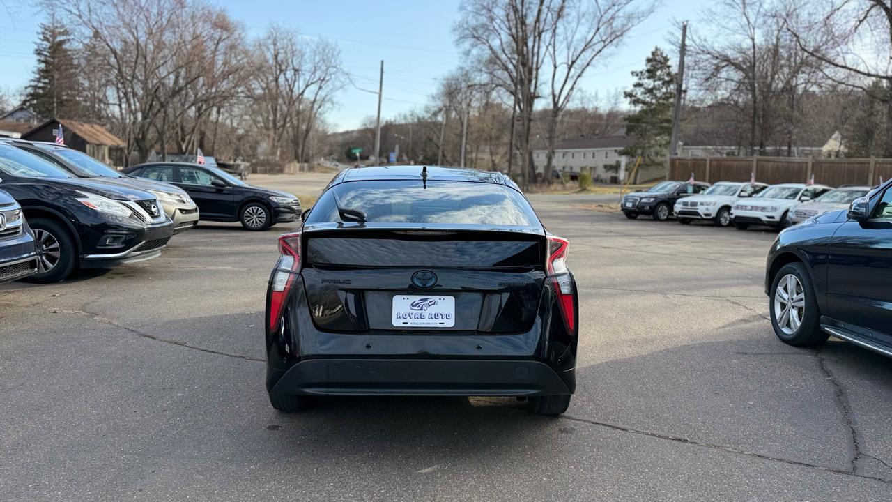 Toyota Prius Two 2018