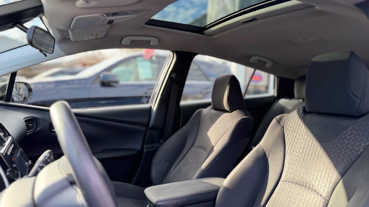 Toyota Prius Two 2018