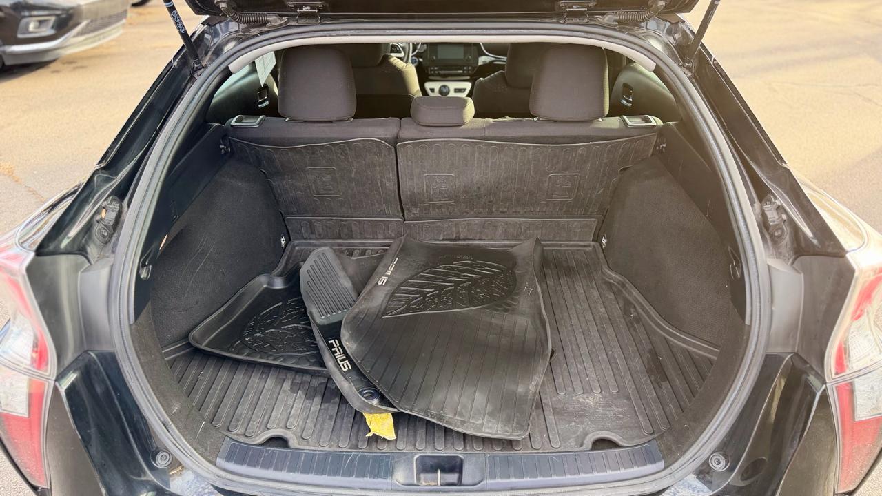 Toyota Prius Two 2018